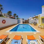 别墅 Algarhb By *
