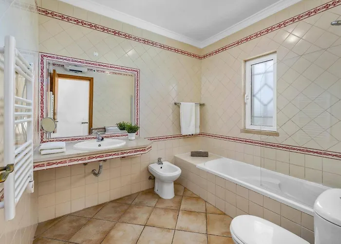 Villa Algarhb By